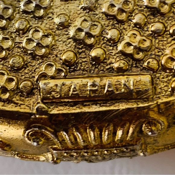 Vintage metal trinket jewelry box - Picture 8 of 12